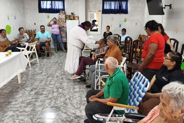Adultos_Mayores_imposicin_cenizas.jpg