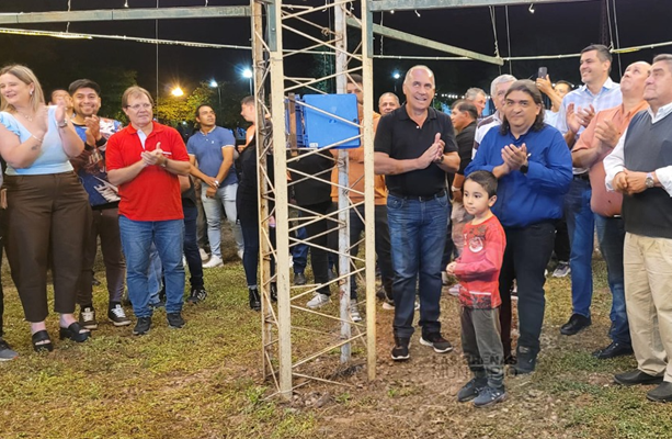 Autoridades_encendido_rbol_navideo.png