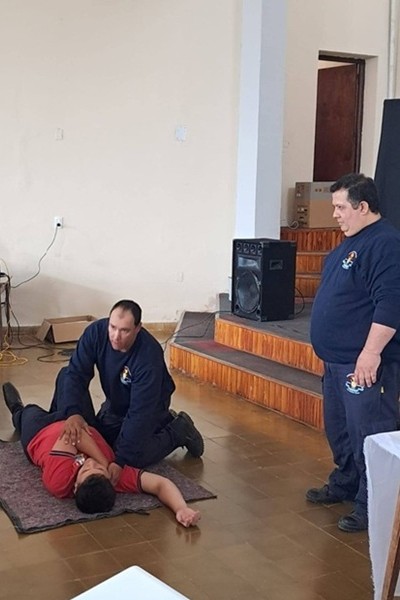 Bomberos_charla_RCP_para_UEGP_249_b.jpg