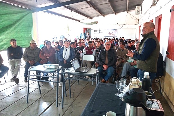 Capacitacin_inicio_produccin_avcola_Hso_Campo.jpg