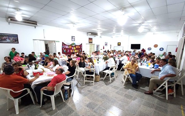 Cena_Jubilados_provinciales_mesas.jpg