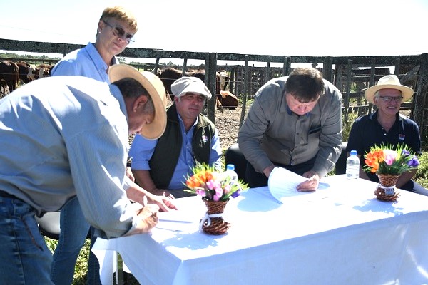 Firma_Convenio_INTA_y_Sociedad_Rural_FIRMA.jpg