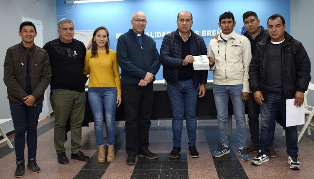 Mailn_en_Las_Piedritas_recibe_aportes.jpg