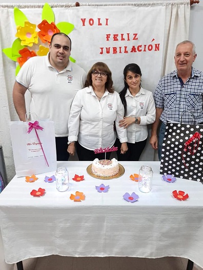 Yoli_jubilacion_compaeros.jpg